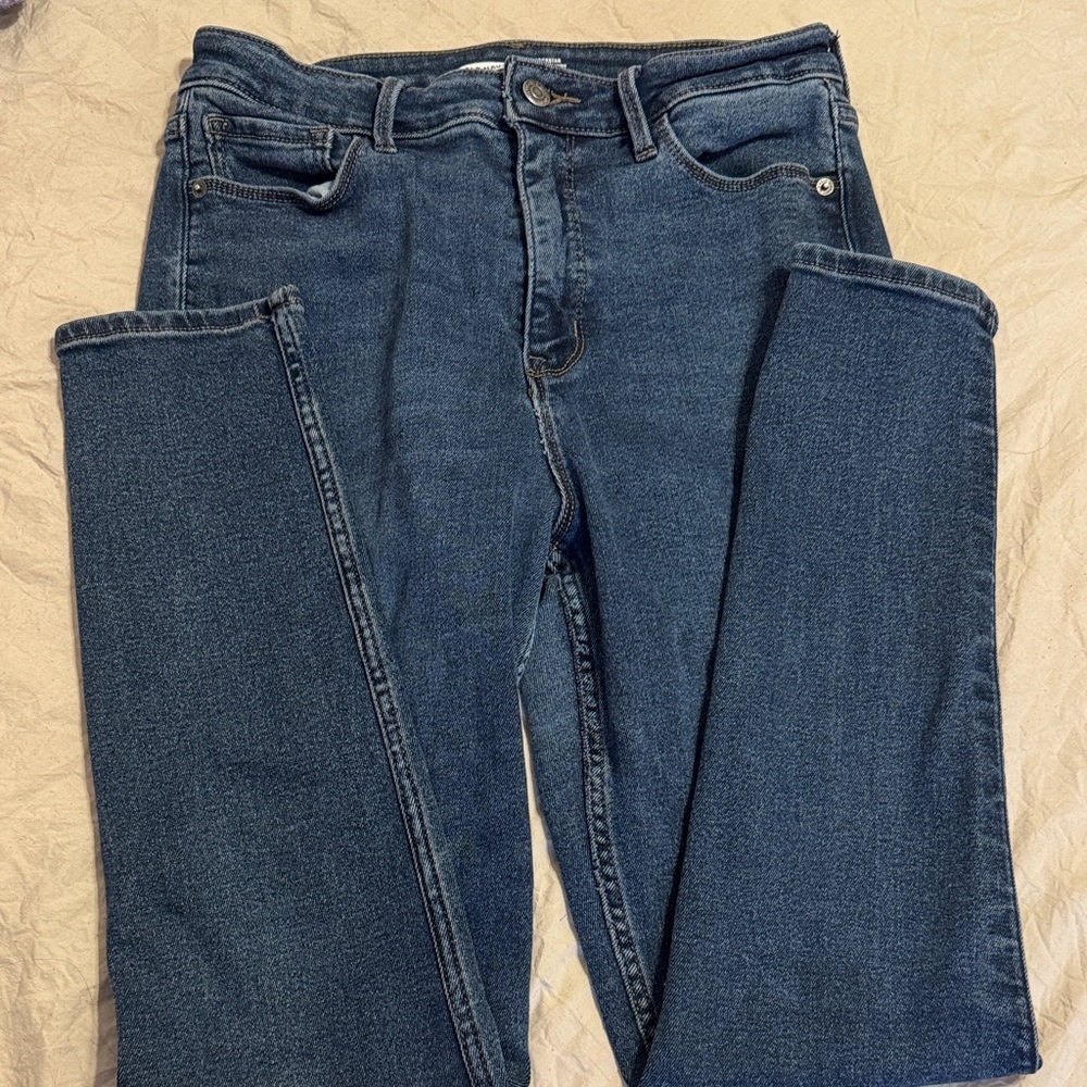 Old Navy Women's Straight Leg Jeans in Dark Blue